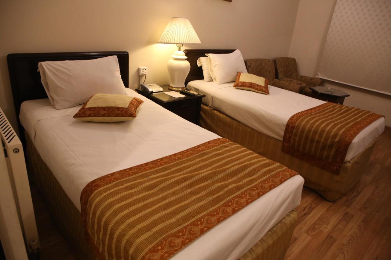 Carlton Tower Hotel Lahore Exterior foto