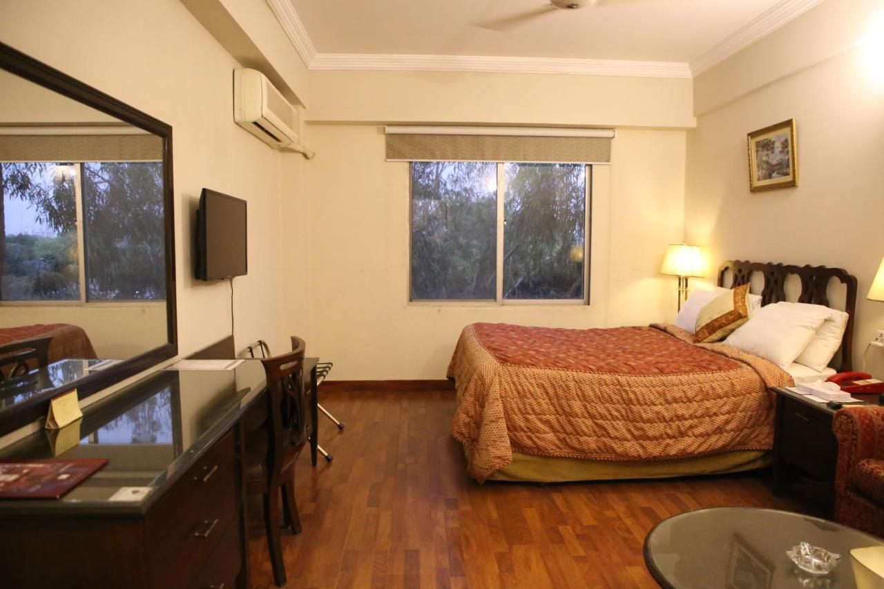 Carlton Tower Hotel Lahore Exterior foto