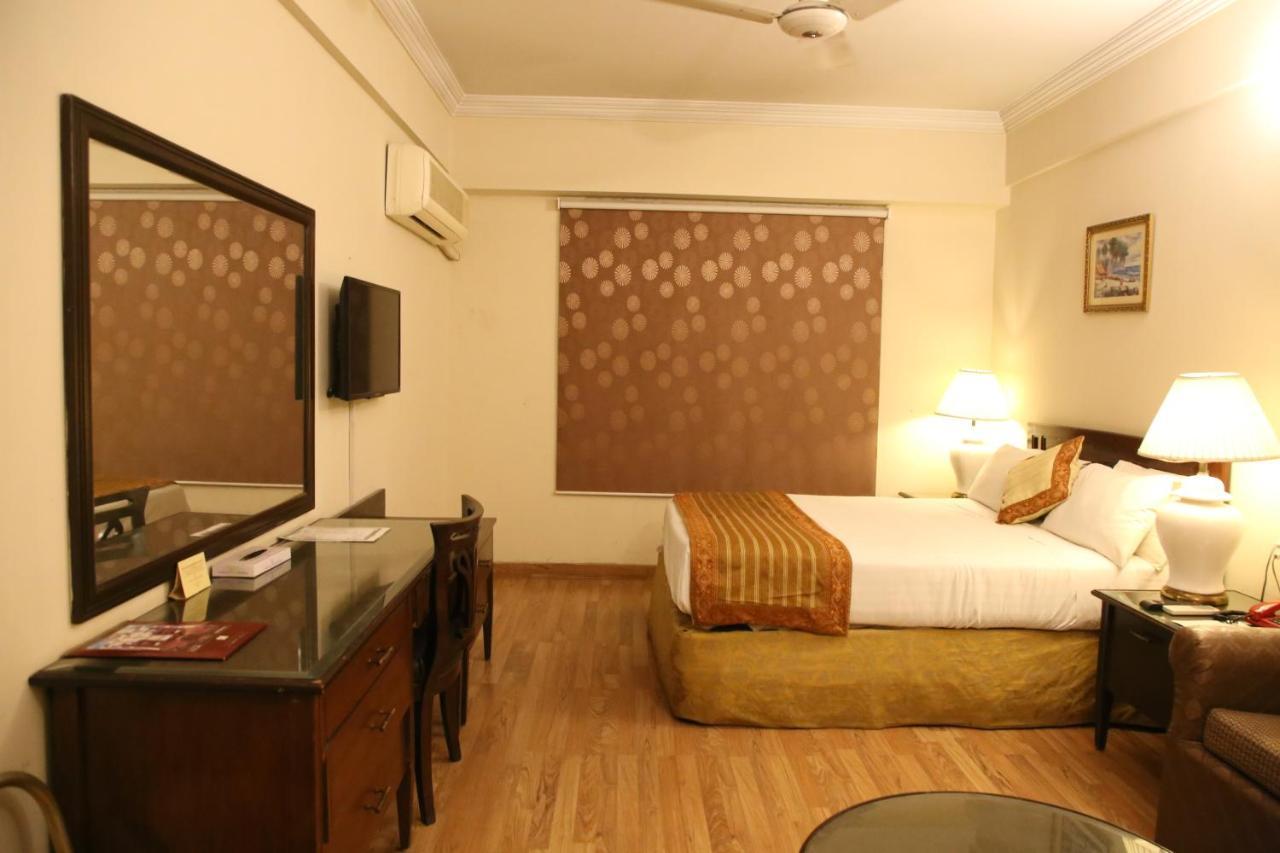 Carlton Tower Hotel Lahore Exterior foto