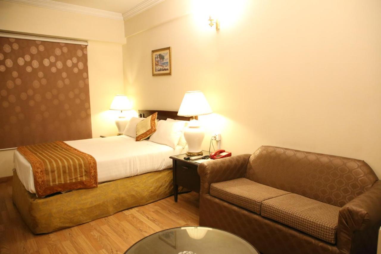 Carlton Tower Hotel Lahore Exterior foto