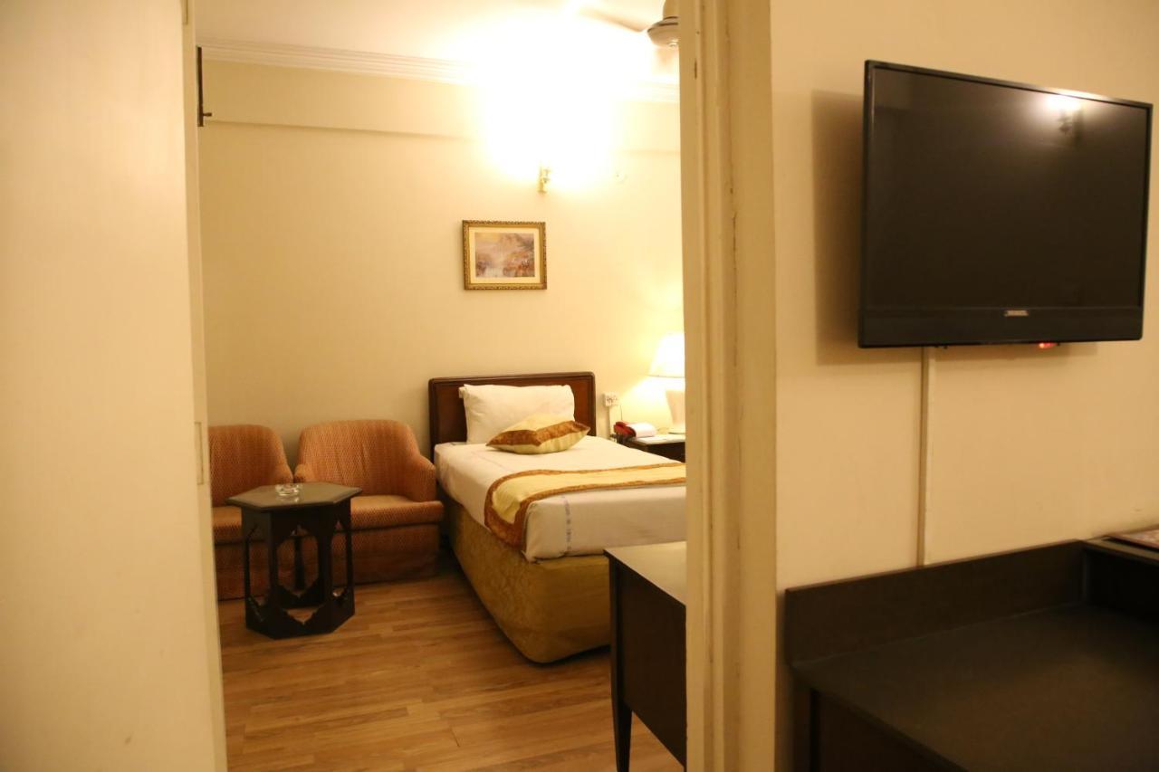 Carlton Tower Hotel Lahore Exterior foto