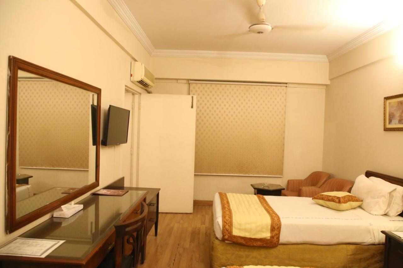 Carlton Tower Hotel Lahore Exterior foto