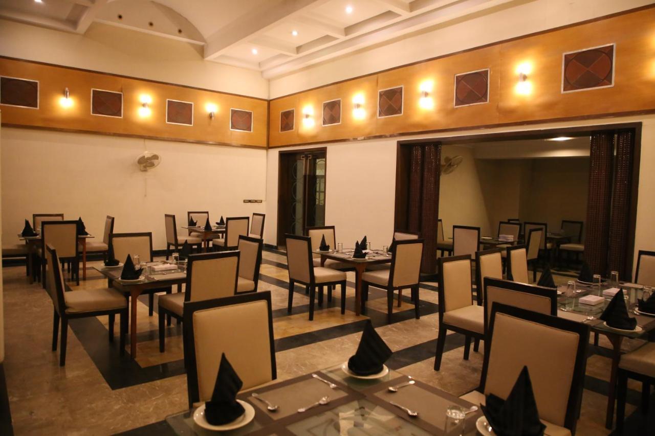Carlton Tower Hotel Lahore Exterior foto