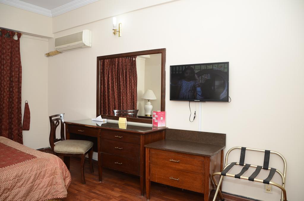 Carlton Tower Hotel Lahore Exterior foto