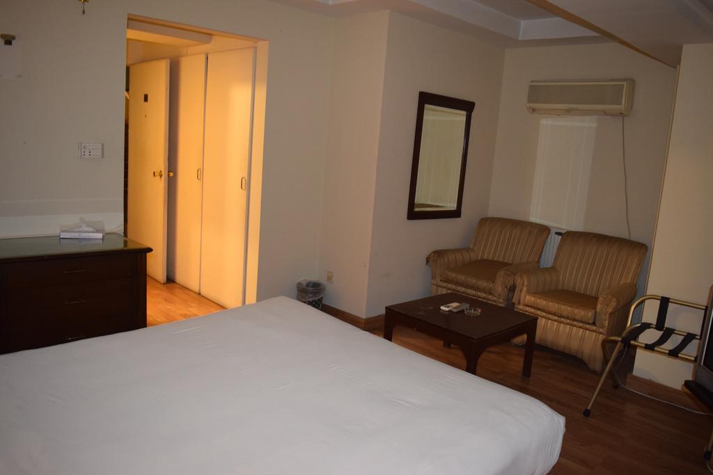 Carlton Tower Hotel Lahore Habitación foto