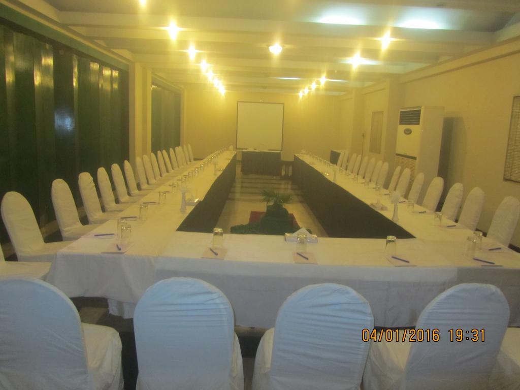 Carlton Tower Hotel Lahore Exterior foto